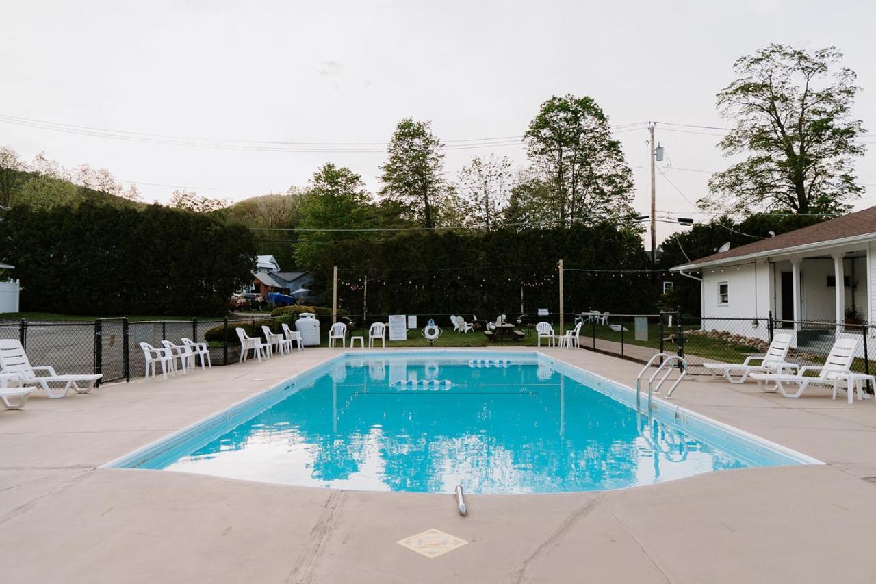 Blue Moon Motel Lake George Exterior photo