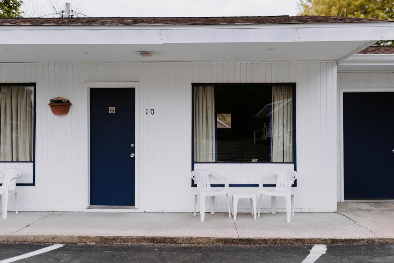 Blue Moon Motel Lake George Exterior photo